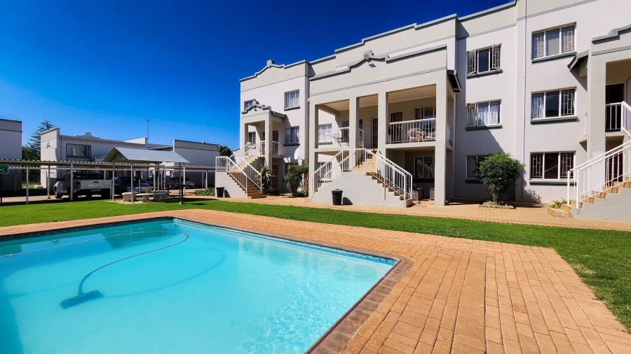 To Let 2 Bedroom Property for Rent in Kannoniers Park North West